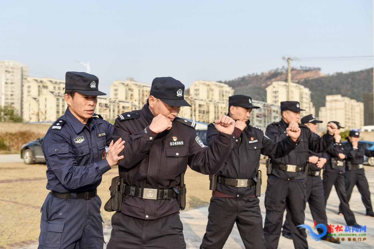 警戒姿勢訓練.jpg