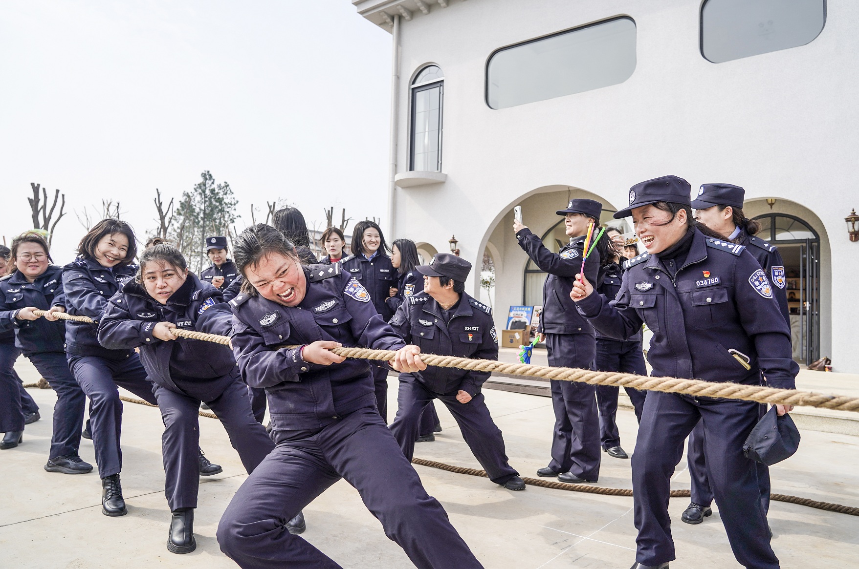 參賽選手在賽場奮力一搏.jpg